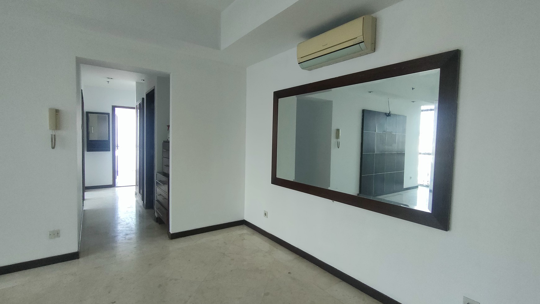 Bellagio Residence  3 Bedroom, 104 m2, Unfurnished  ,pool view,  Murah hanya 1,8 M,good invest!