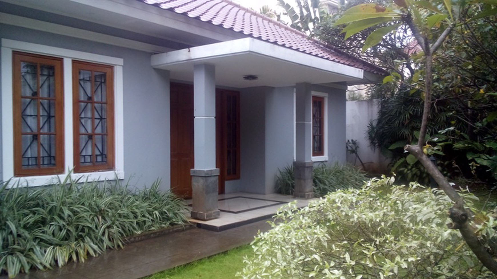 Modern Homey And Lovely House In east kemang