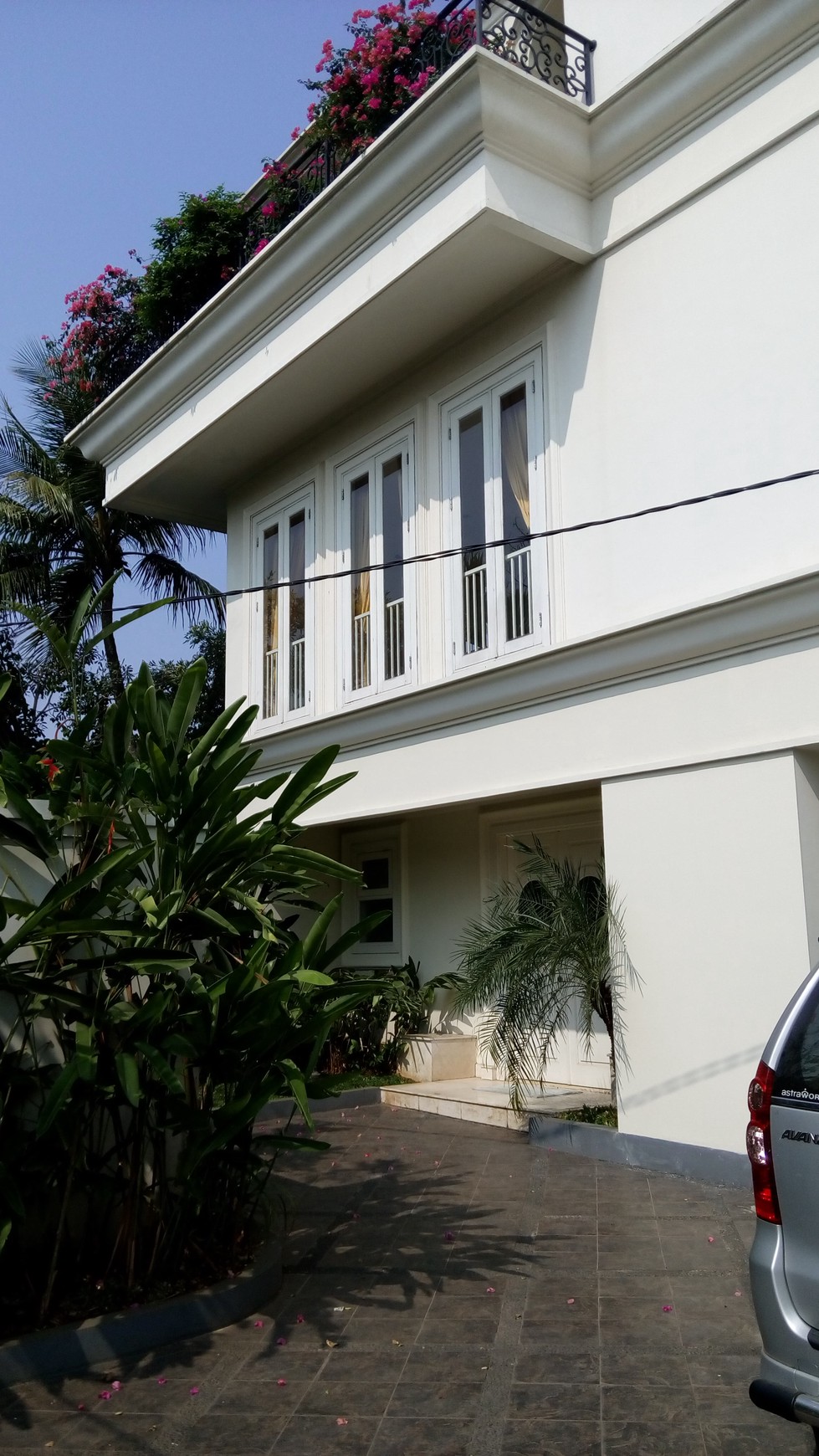 Bright and Simple House in Kemang