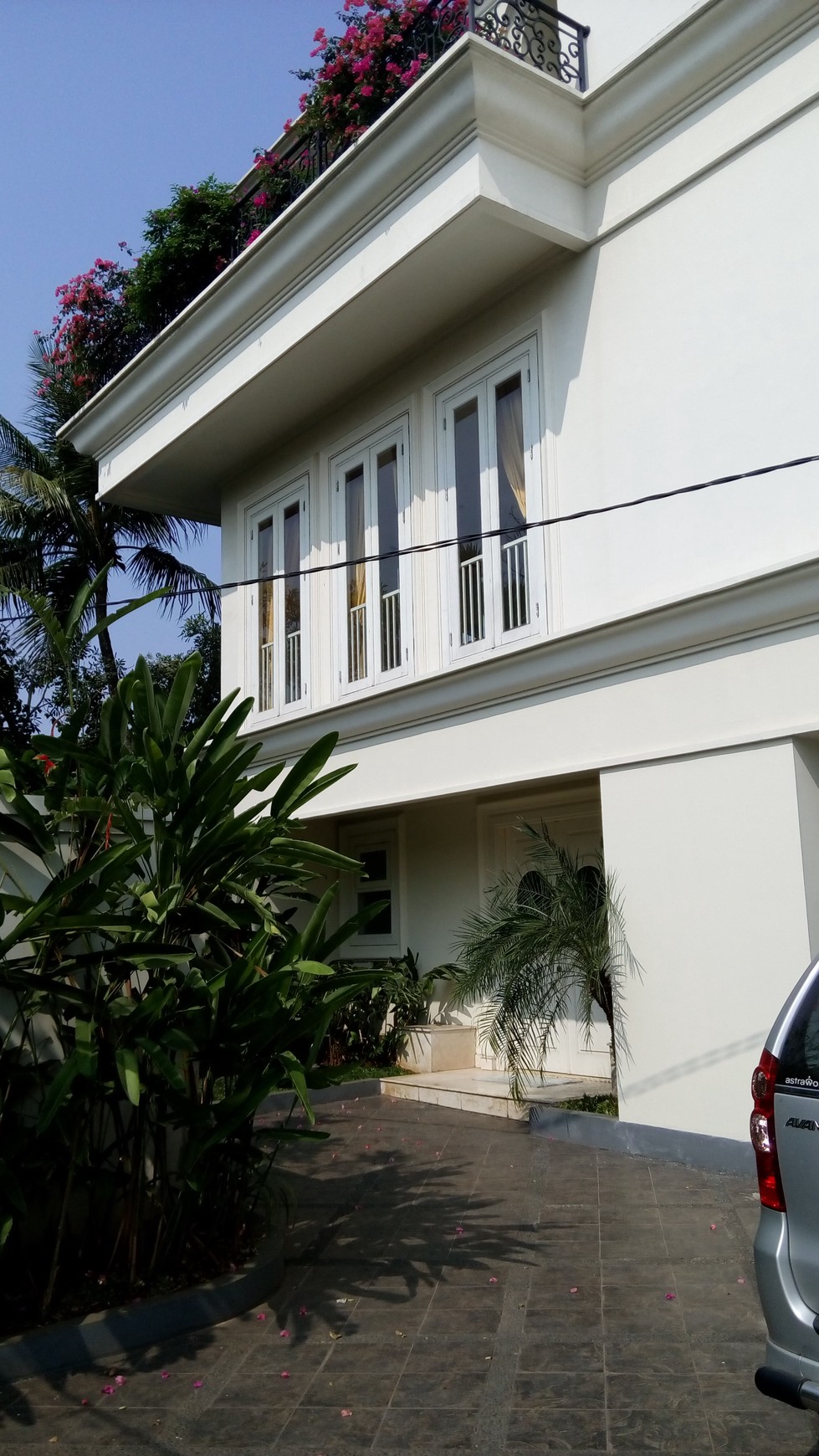 Bright and Simple House in Kemang