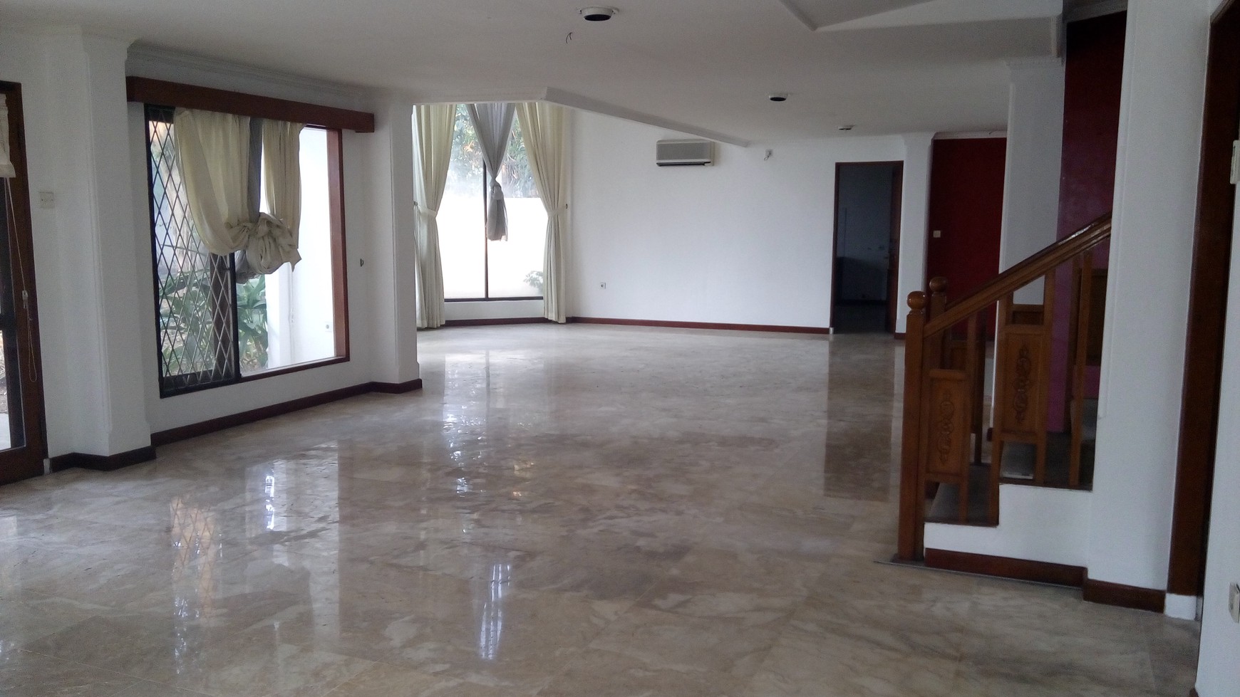 Nice town House with huge backyard in Kemang Timur