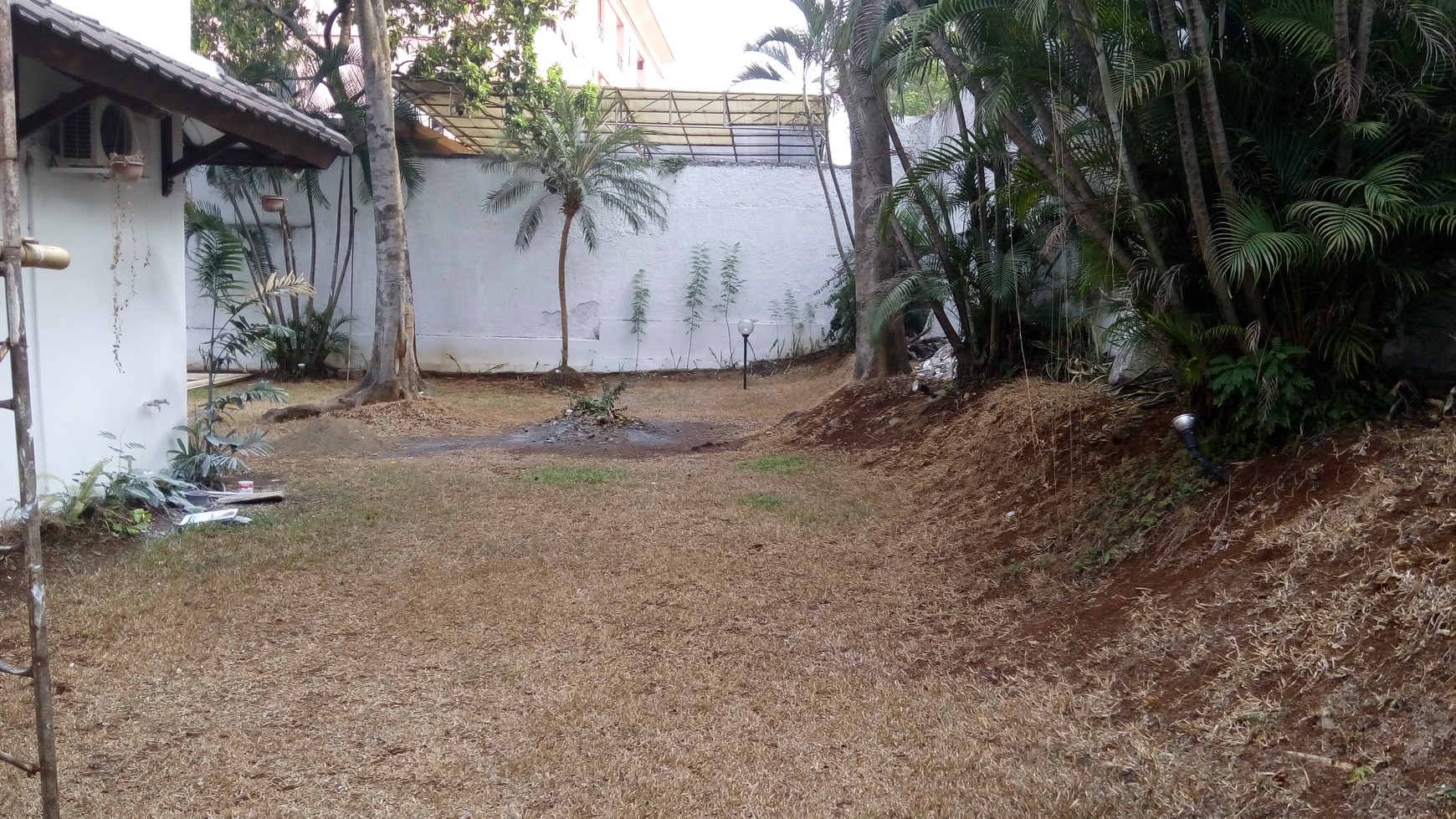 Nice town House with huge backyard in Kemang Timur