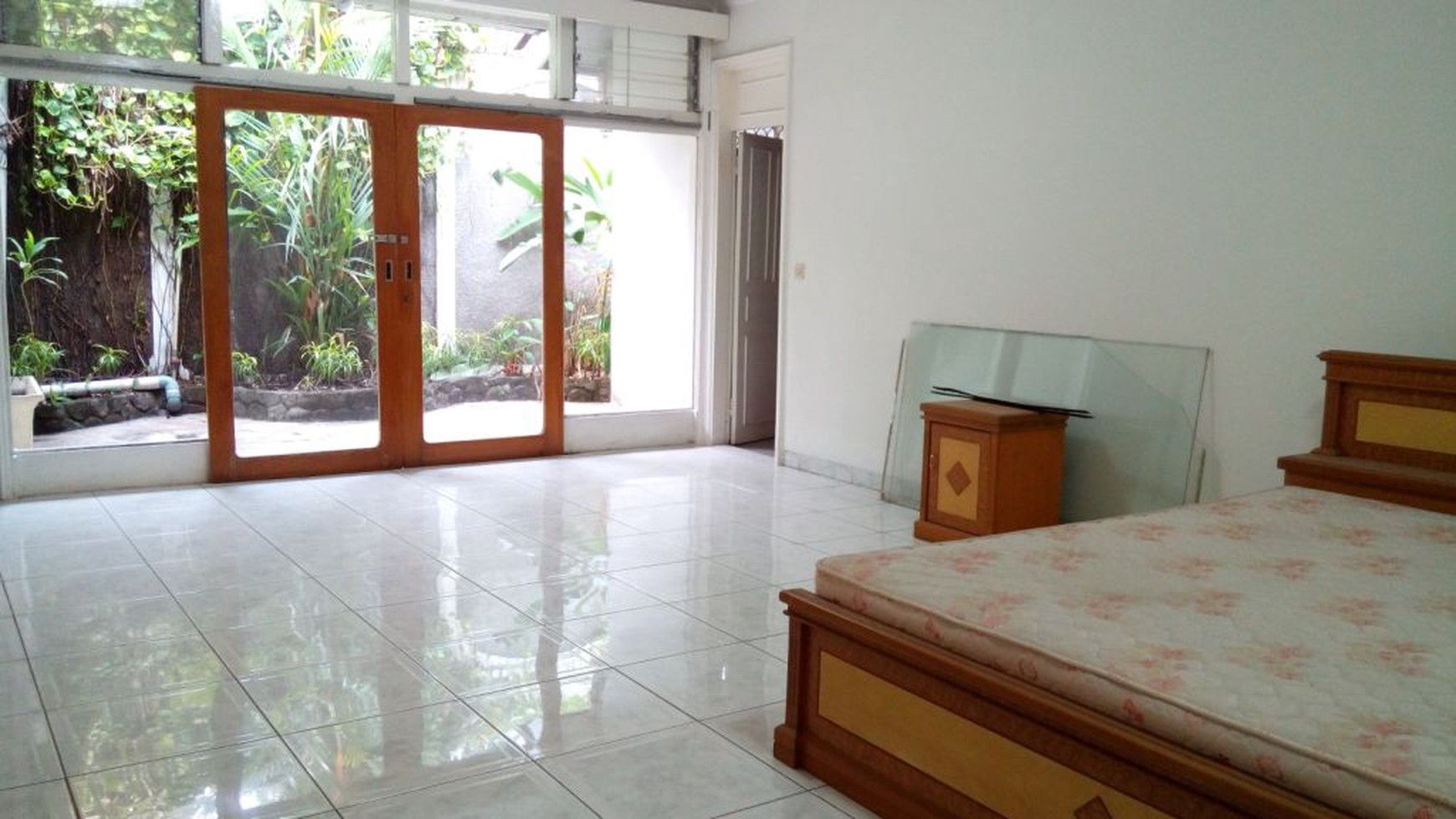 Classic House With Pool and Big Garden in Kemang " The Price Can Be Negotiable "