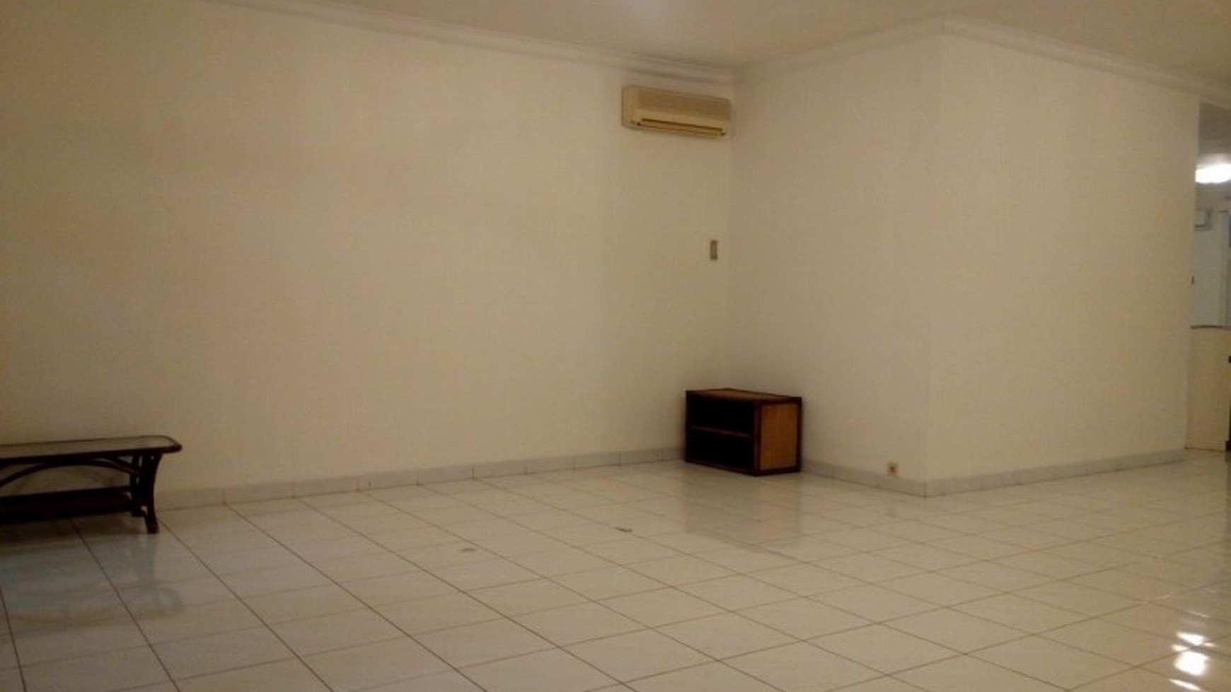 Good house in strategic location of Kemang Jakarta  "The price can be negotiable"