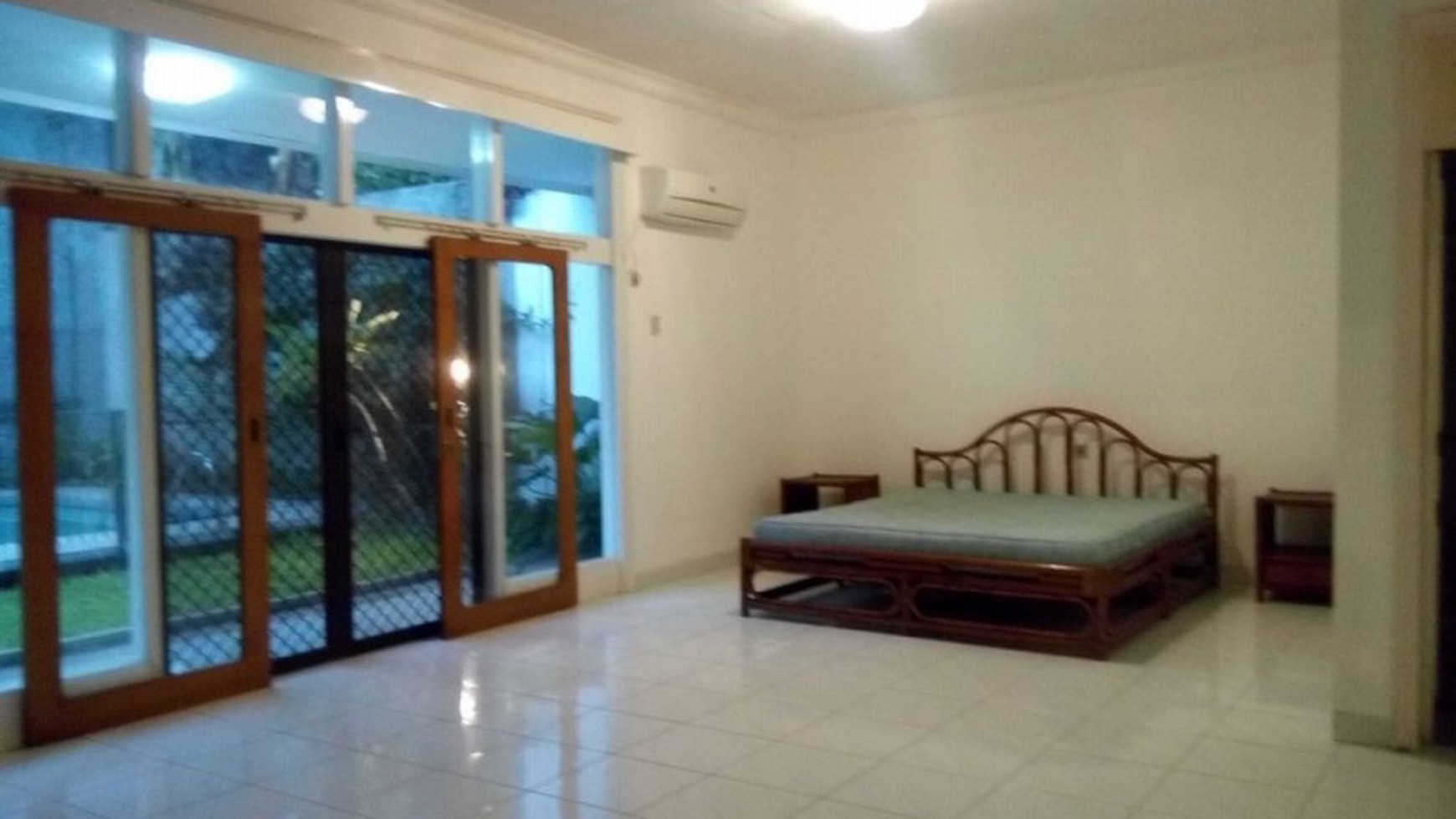 Good house in strategic location of Kemang Jakarta  "The price can be negotiable"