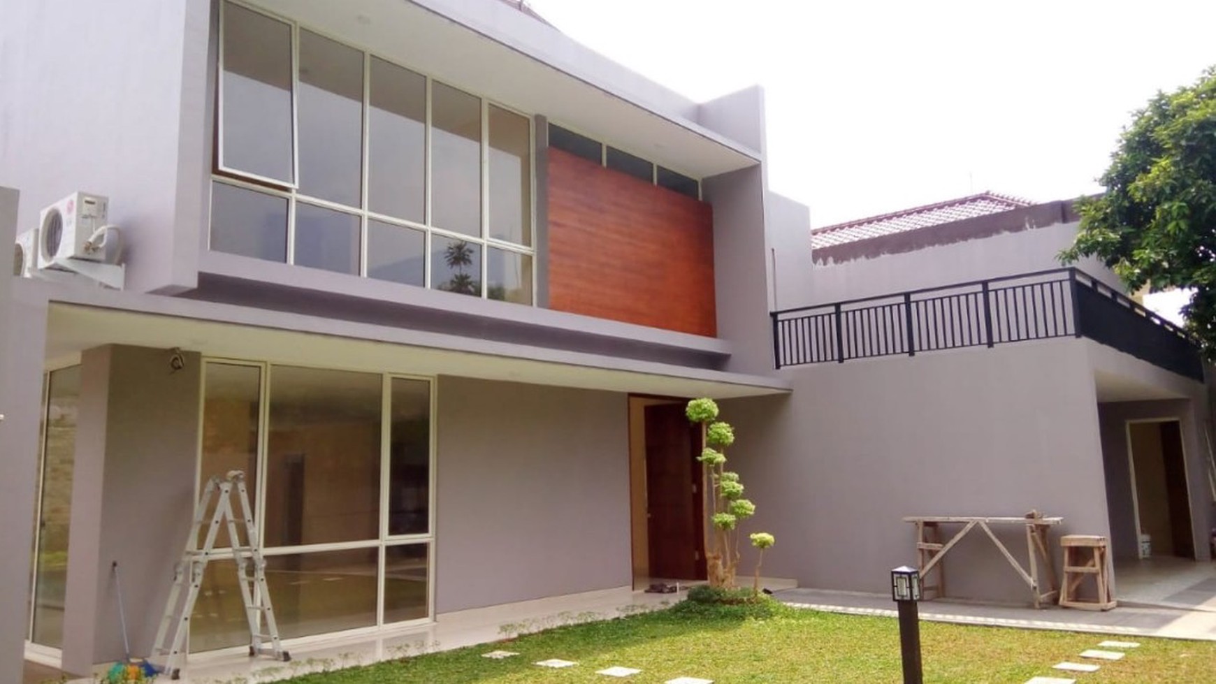 Beautiful house in kemang area "the price can be negotiable"