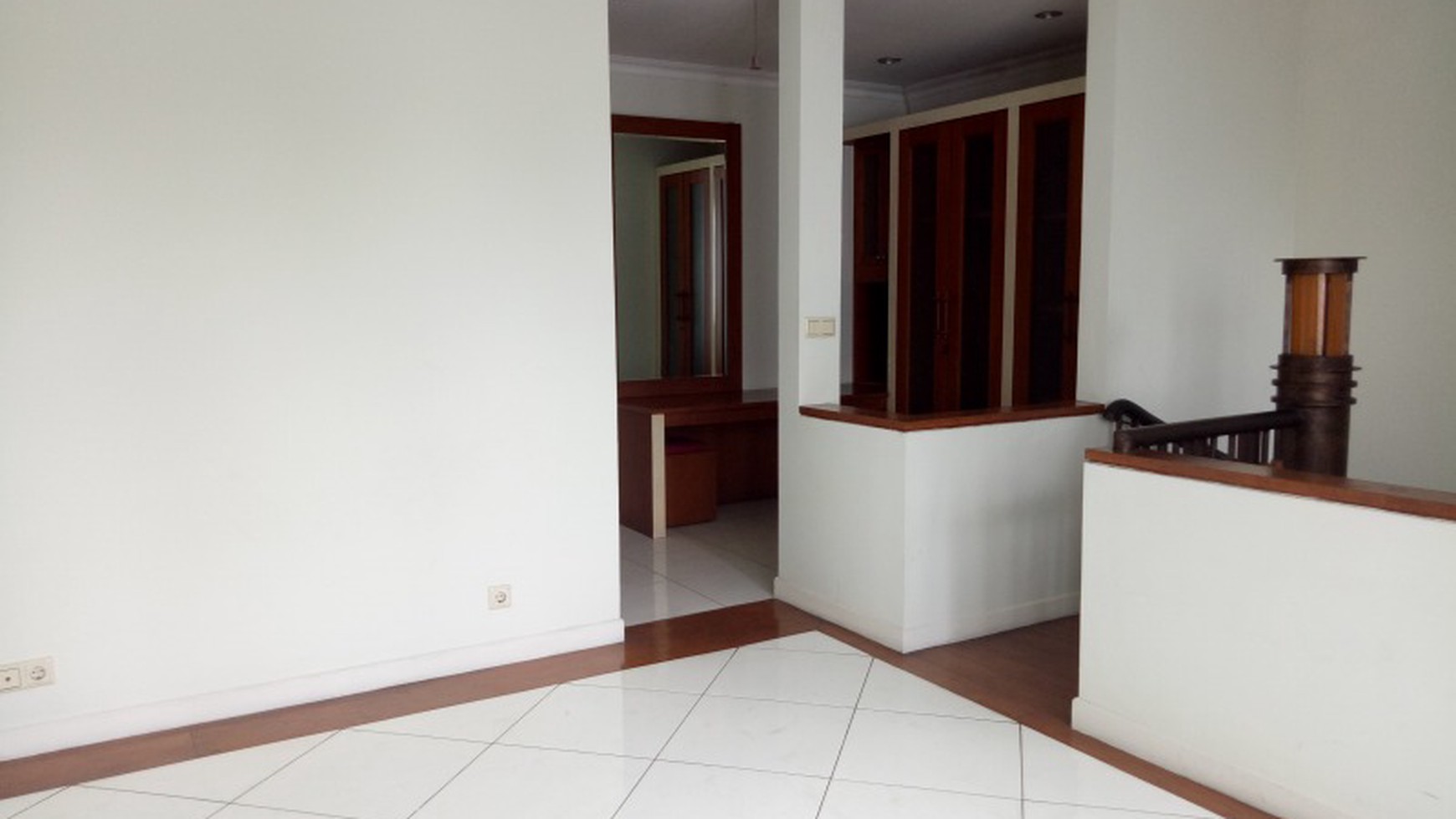 Good house in strategic location of south Jakarta  "The price can be negotiable"