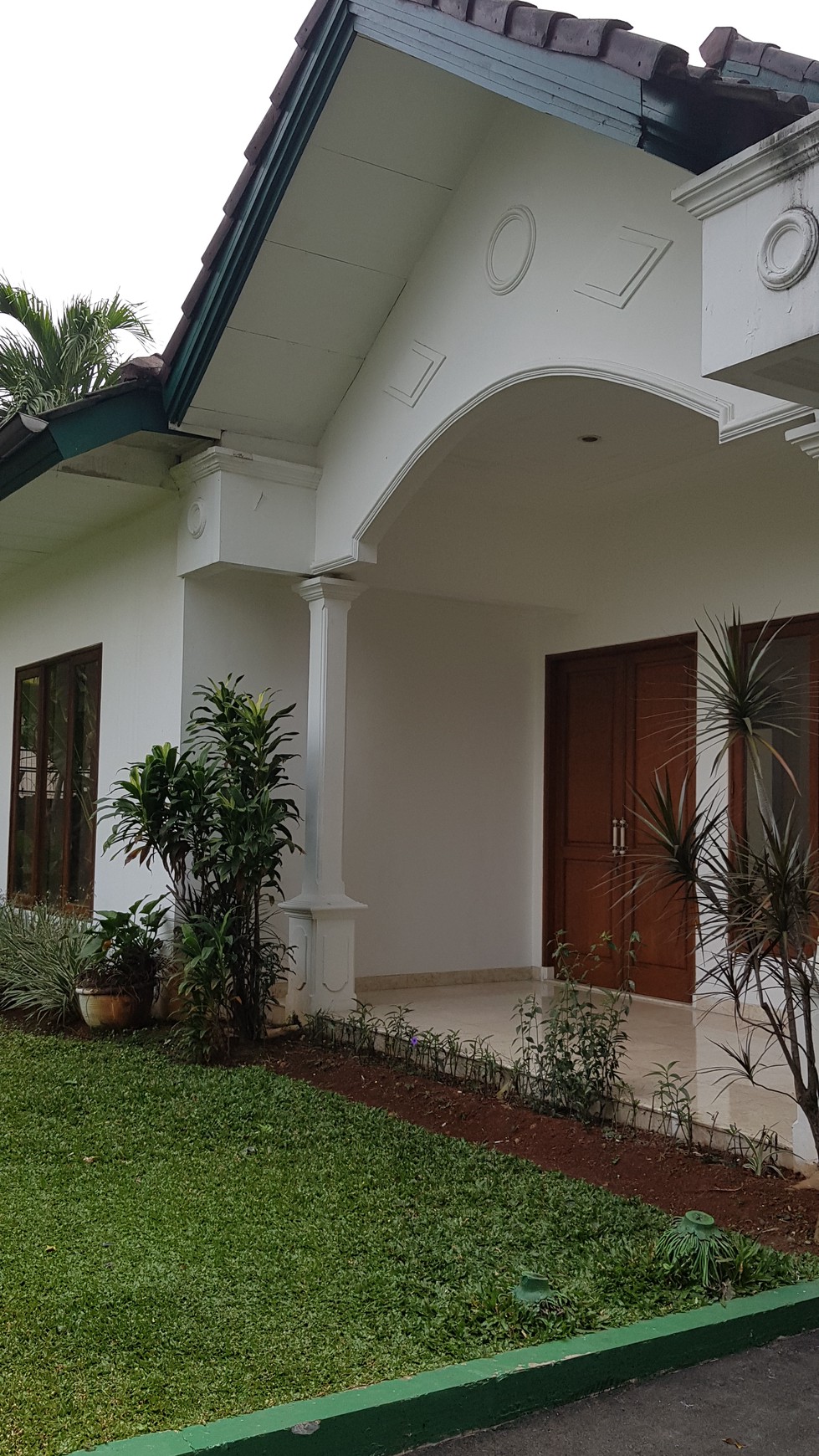 Bright and Simple House in Kemang