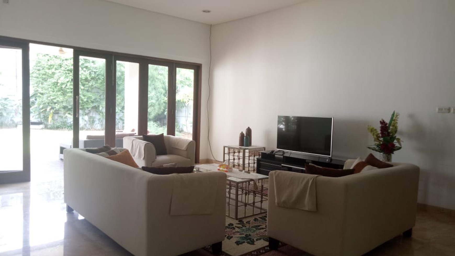 Great Townhouse with big backyard in Kemang Area