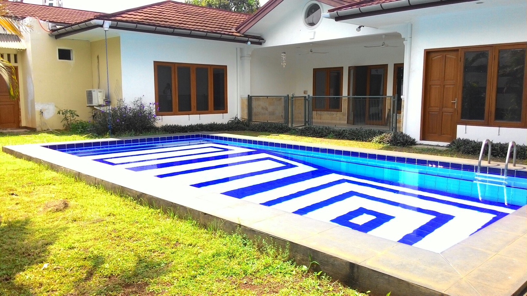 Cozy House For Rent In Kemang