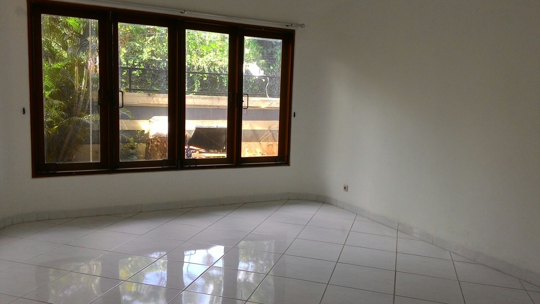 Cozy House For Rent In Kemang