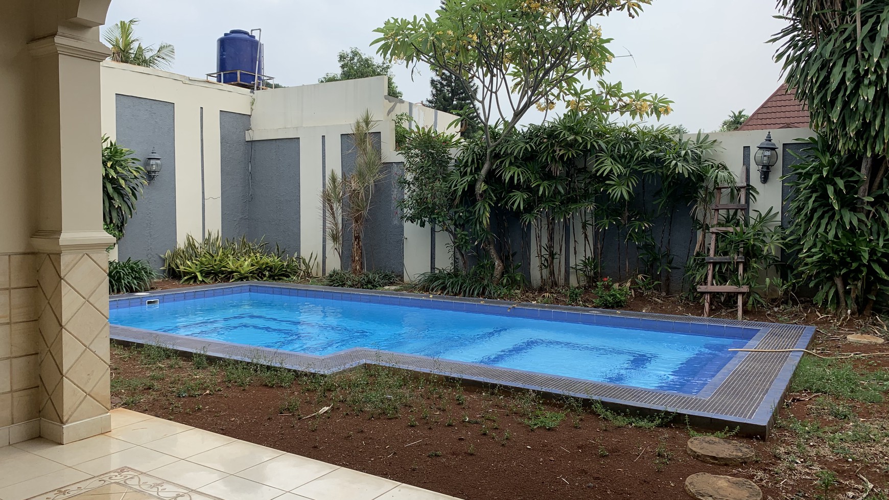 Big and Beautiful House For Your Family in Kemang.