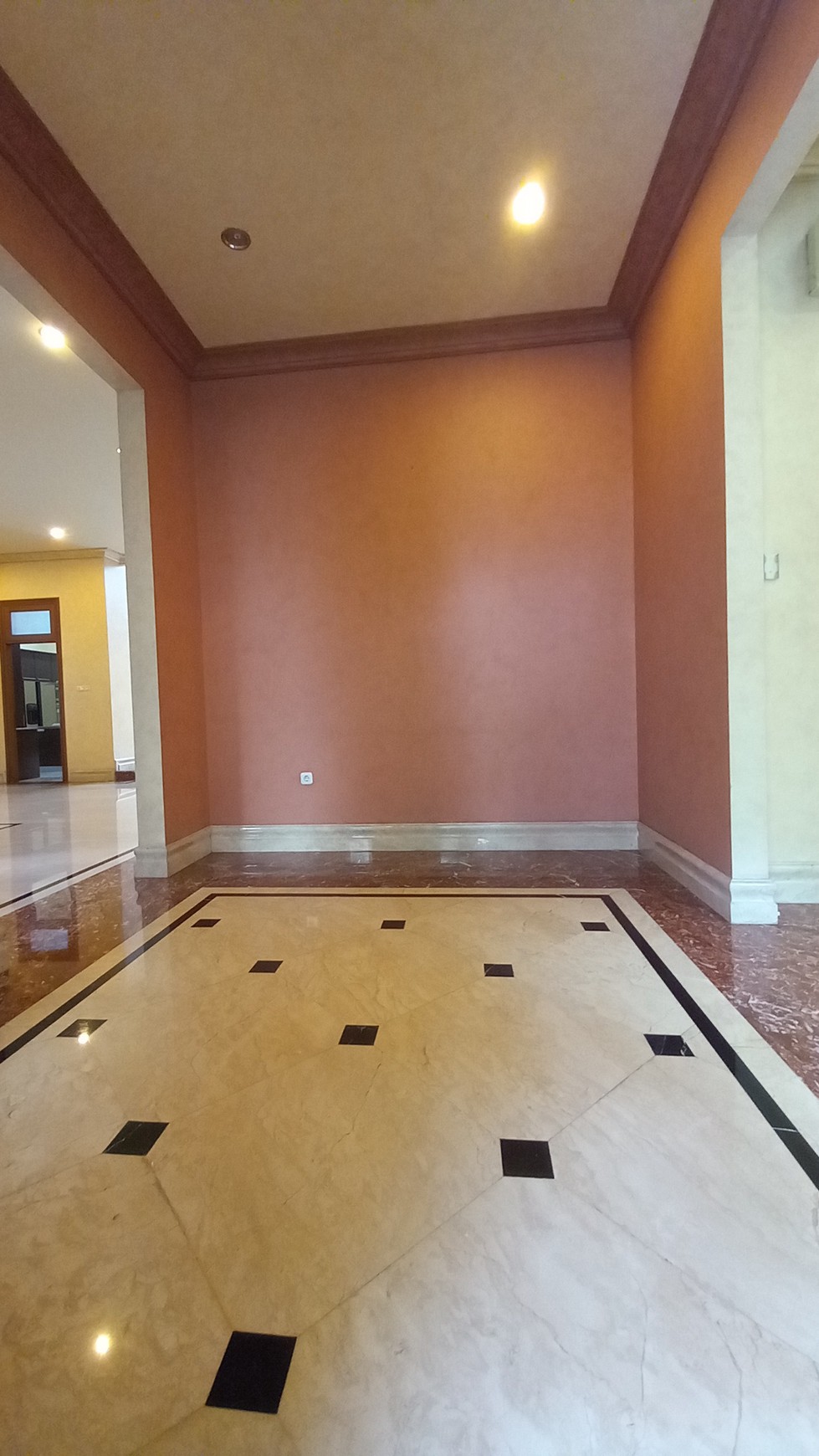 CLASSIC MODERN HOUSE FOR RENT PONDOK INDAH