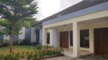 COZY CLASSSIC HOUSE FOR RENT KEMANG