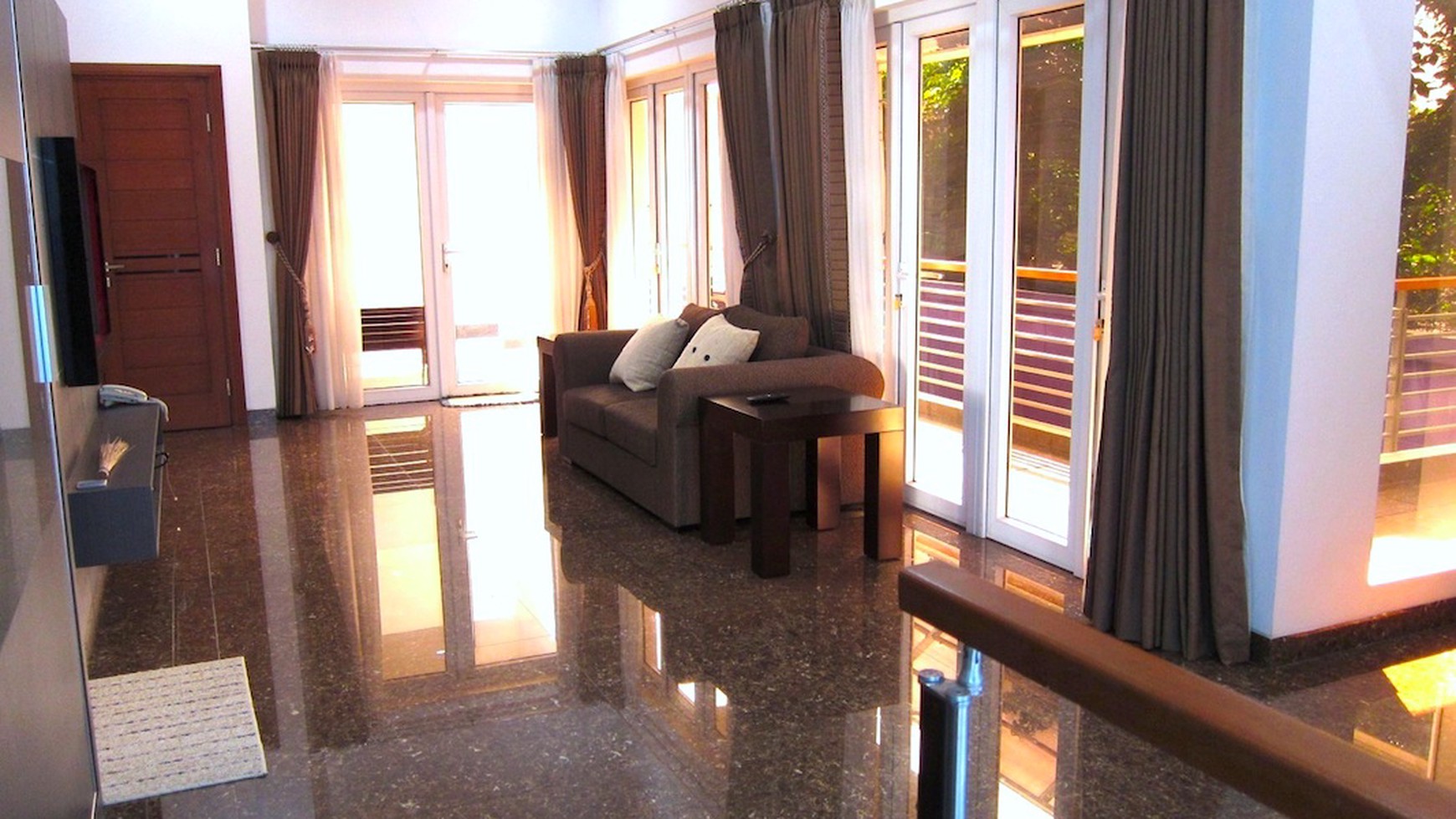 Very Nice, Quite and Modern Townhouse at Pejaten Area