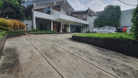 House with huge garden in Kemang Raya, could be use as silent office as well