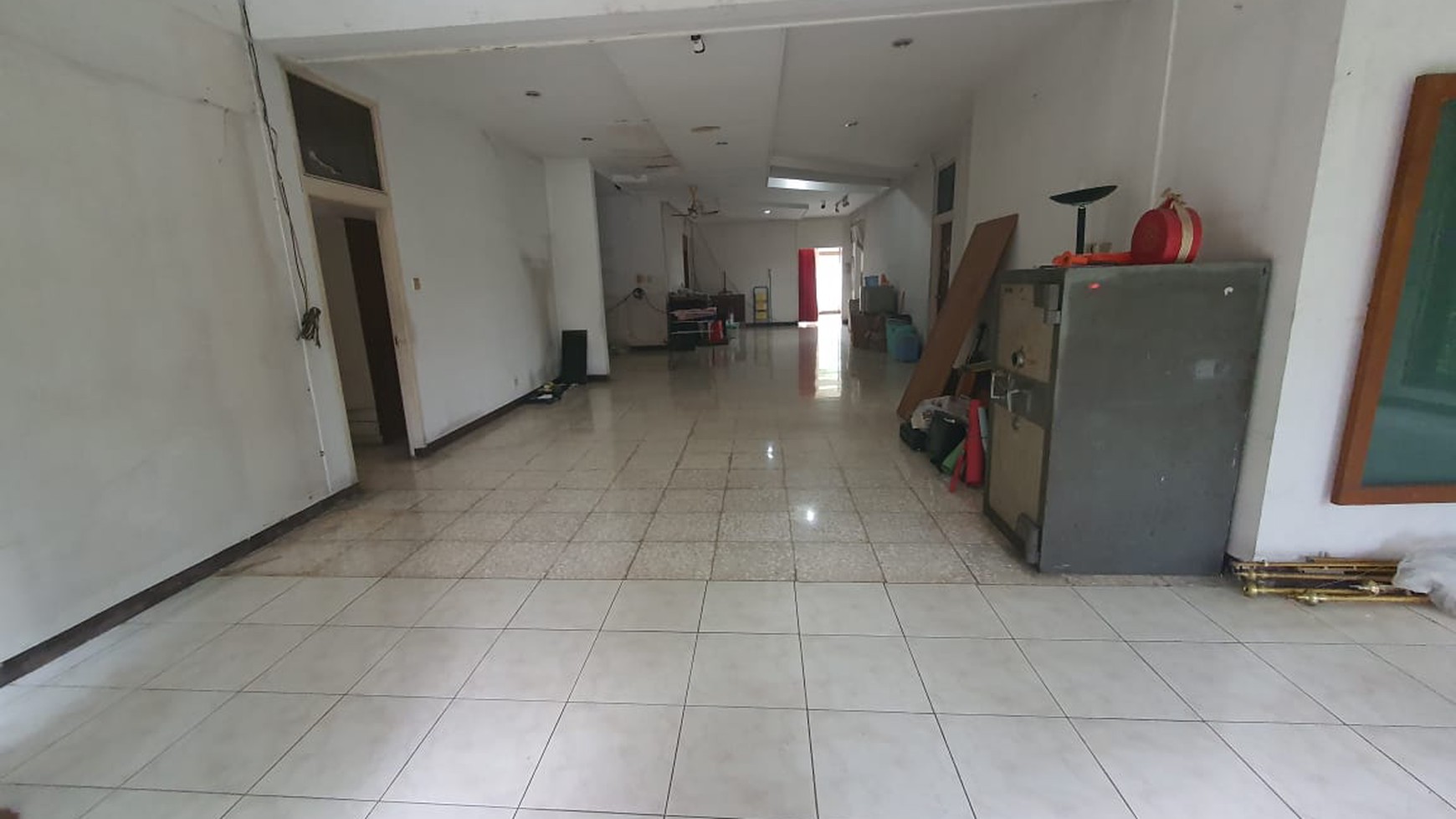 House with huge garden in Kemang Raya, could be use as silent office as well