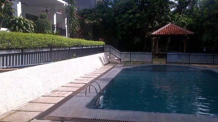 Spacious yard & Bright House in Kemang Area