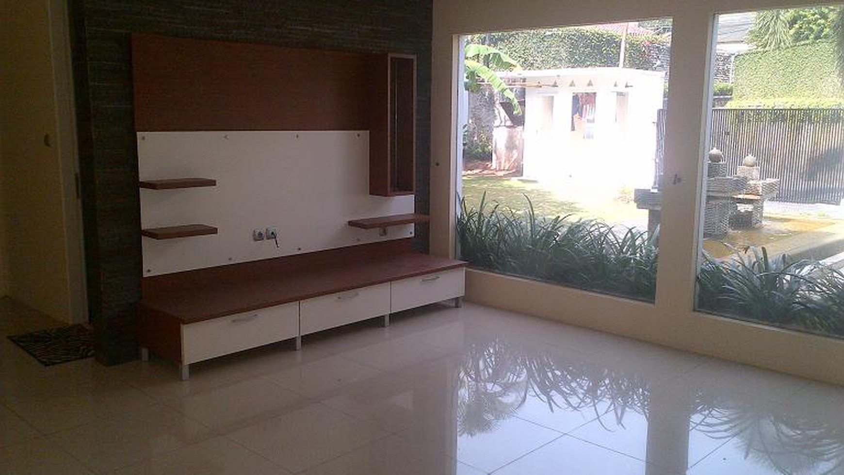 Spacious yard & Bright House in Kemang Area