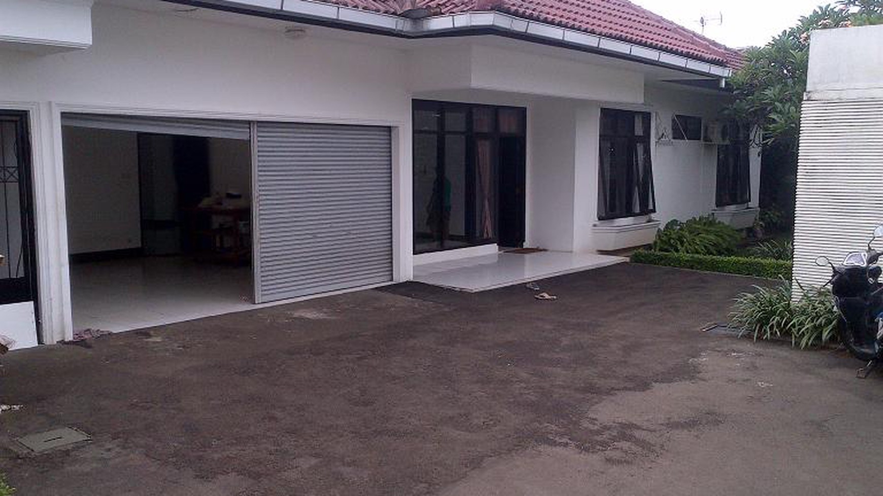 Good, Modern and Quite House in kemang