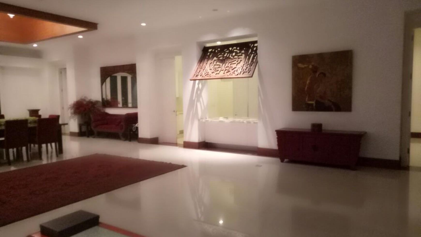 "Limited edition " Luxury house in kemang area for expatriat and other "the price can be negotiable"