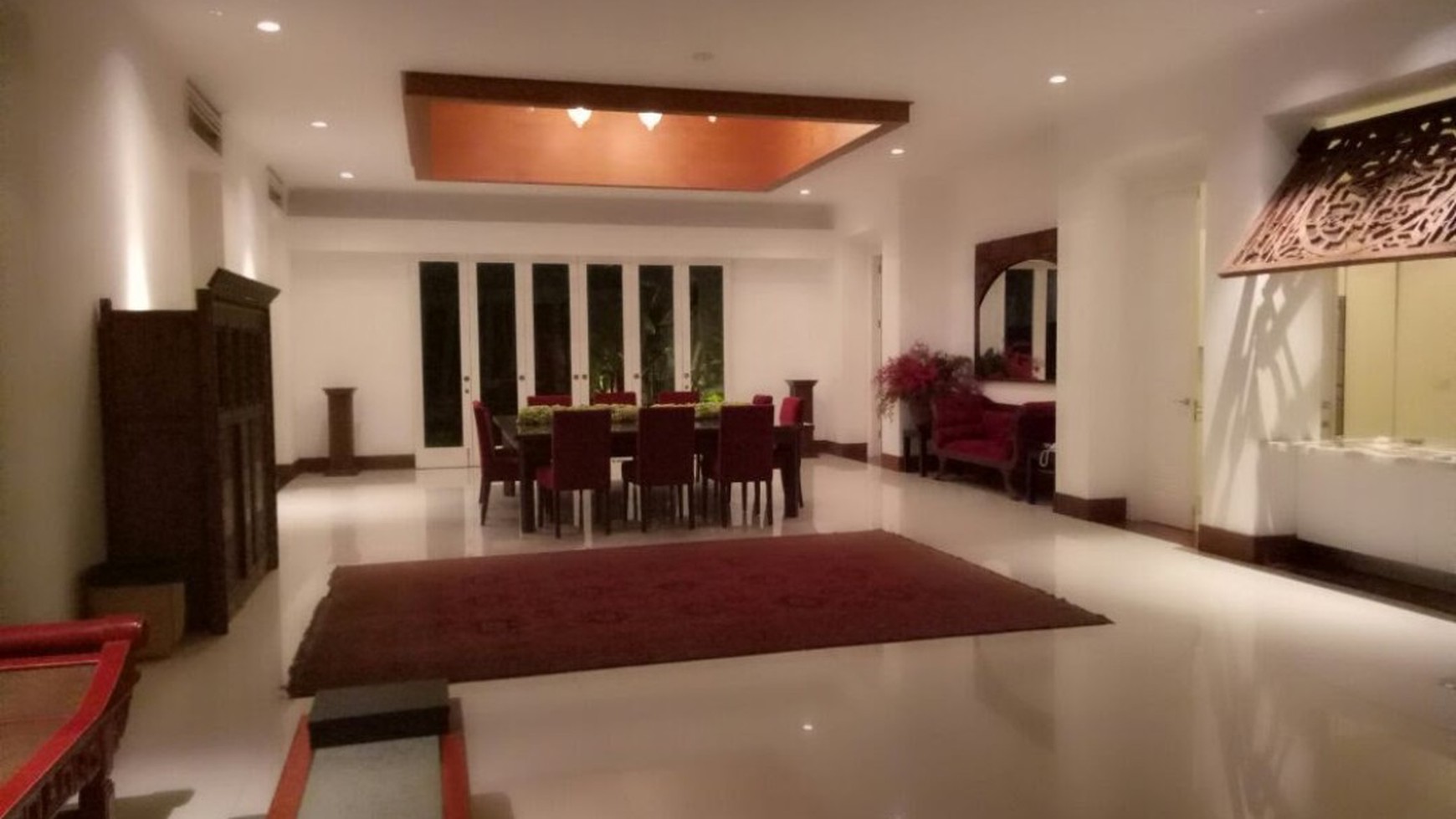 "Limited edition " Luxury house in kemang area for expatriat and other "the price can be negotiable"