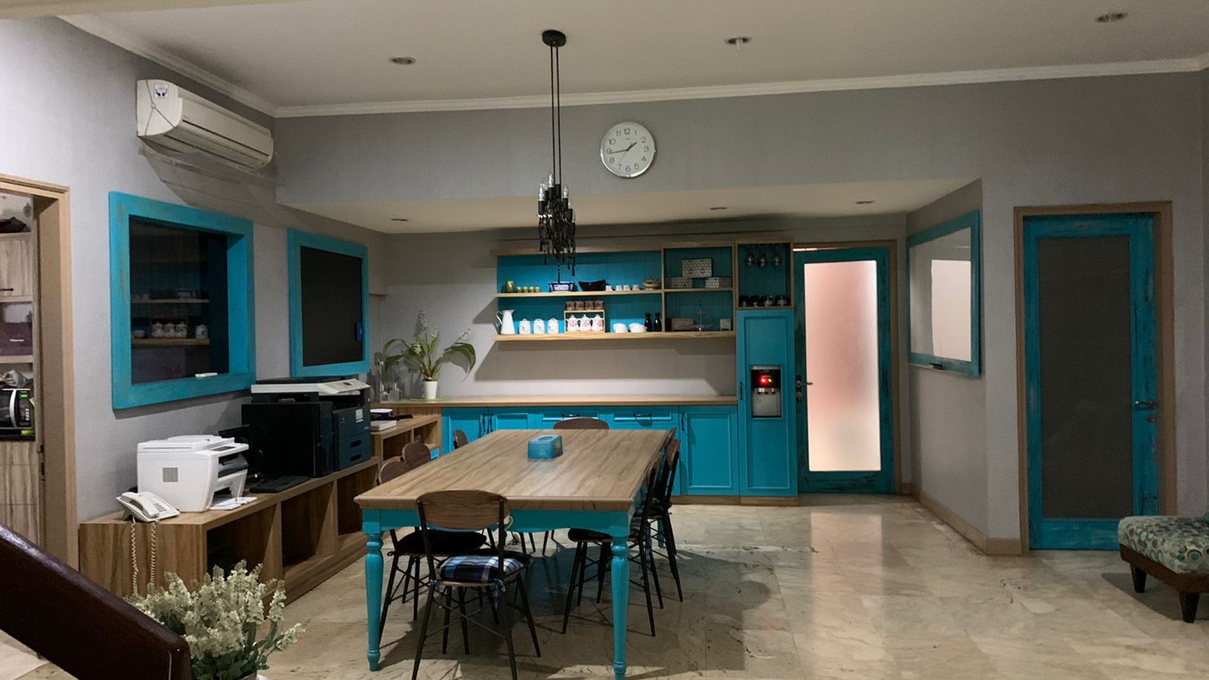 Rumah cocok untuk usaha, lokasi premium.