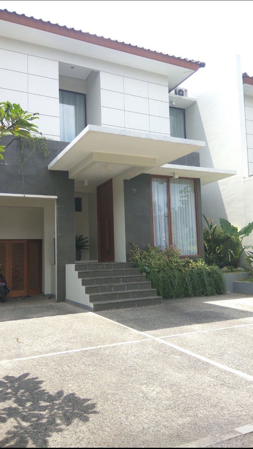 Beautiful house in kemang area "the price can be negotiable"