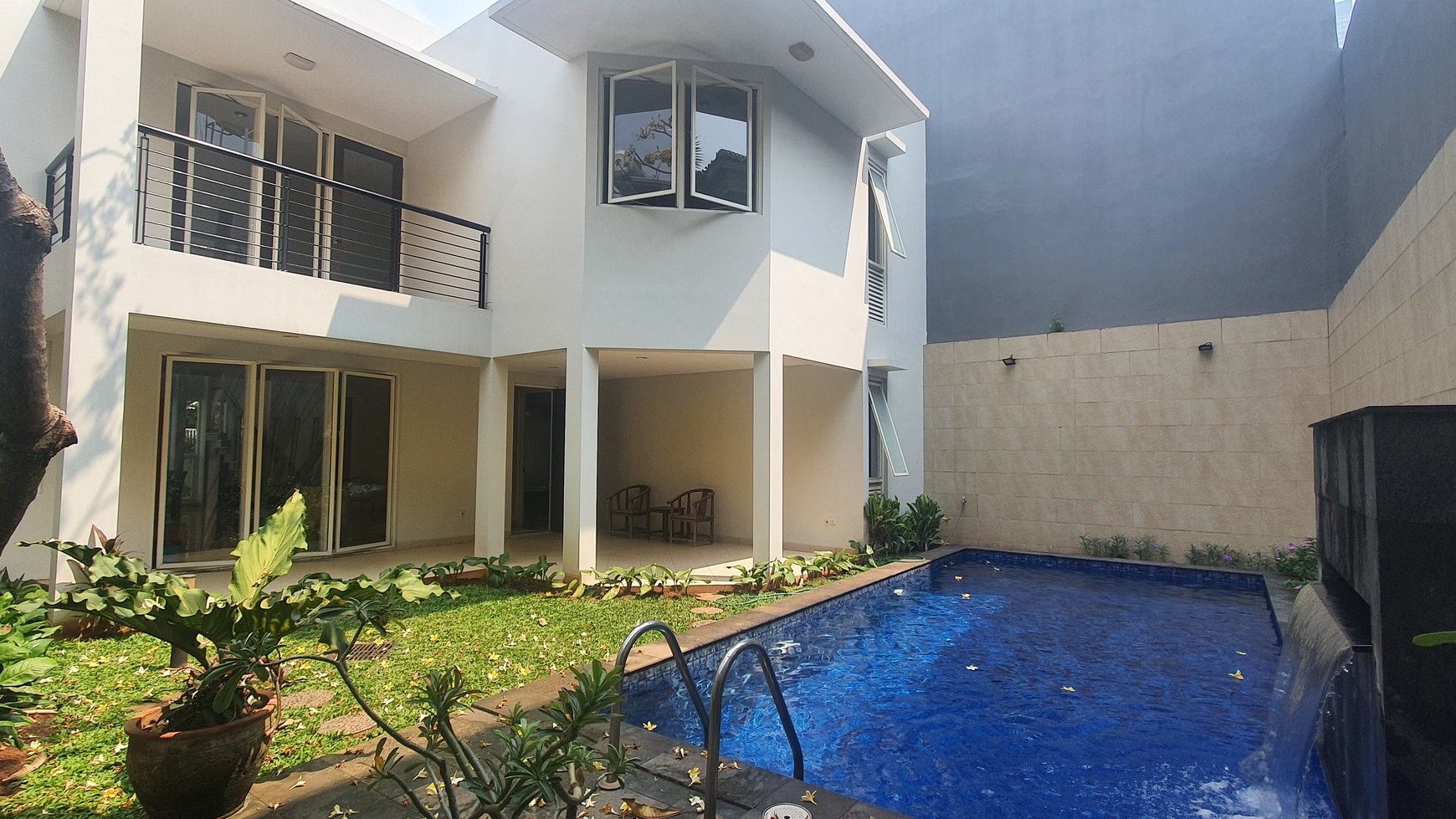 Comfortable and beautiful house In Kuningan area for expatriat and others "The price can be negotiable"