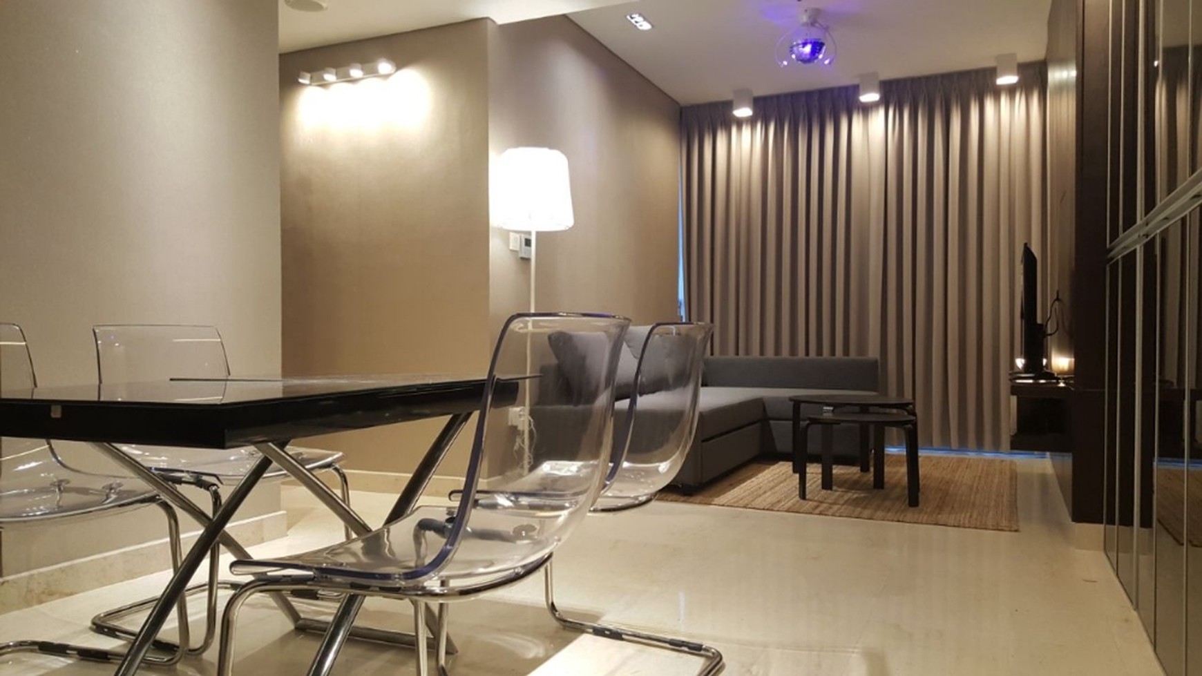 Fabulous atmosphere apartment with comfort neighborhood in Kuningan