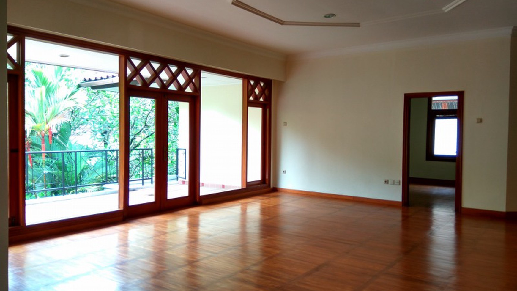 Nice house in kemang area for expatriat and others "the price can be negotiable"