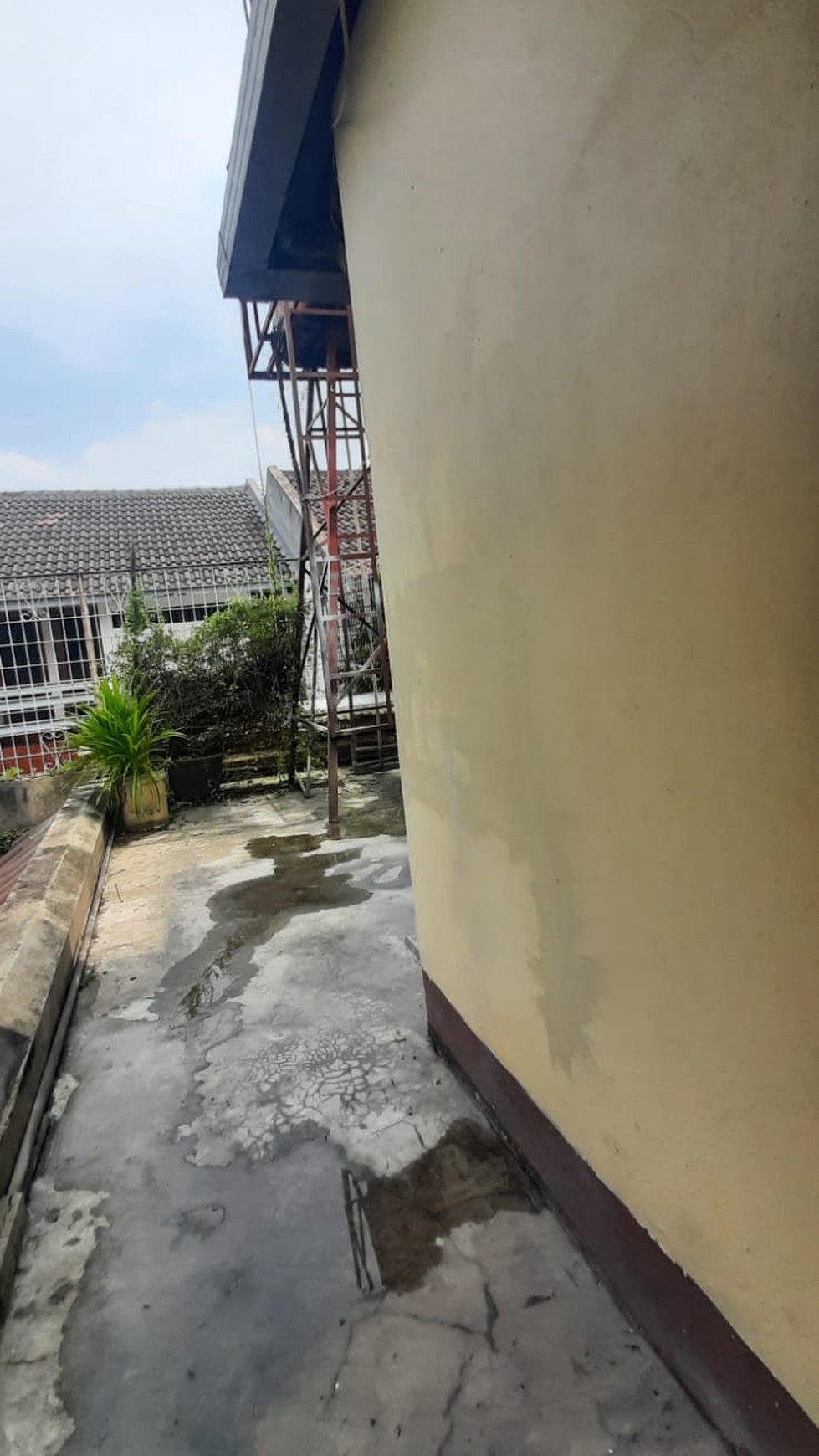 Rumah Asri Taman Depan/Belakang Dekat Gatte Toll Veteran Di Area Elite Bintaro Jaya Sektor 1 Tangerang selatan