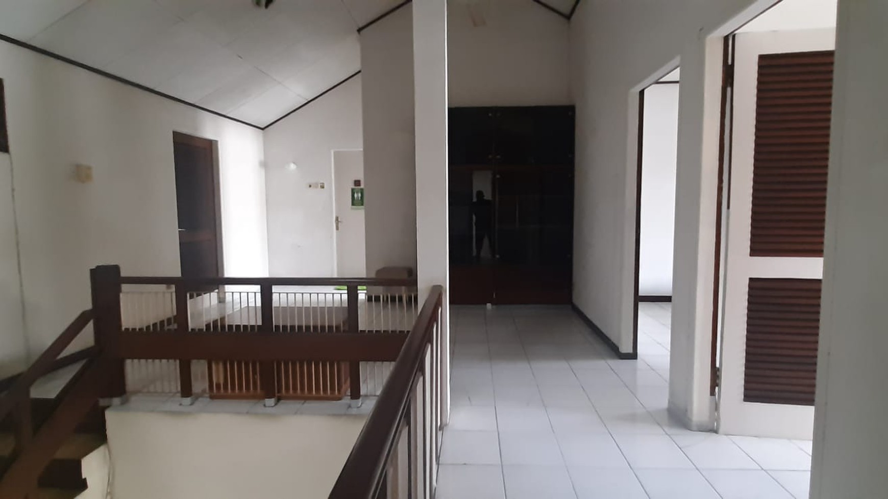 Rumah Asri Taman Depan/Belakang Dekat Gatte Toll Veteran Di Area Elite Bintaro Jaya Sektor 1 Tangerang selatan