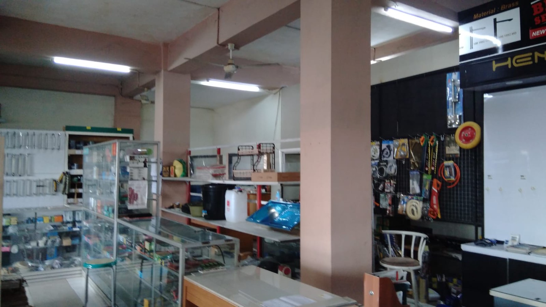 Dijual Ruko + Gudang Lokasi Strategis di Jalan Kabupaten 