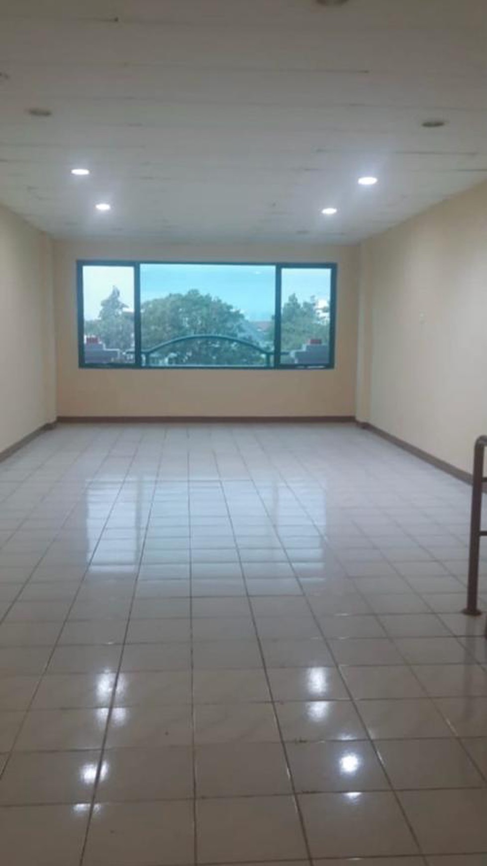 Ruko 3 1/2 lantai luas tanah 78 m2 di komplek Duta Mas Fatmawati siap pakai cocok untuk kantor 