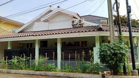 Rumah hoek di Kucica Bintaro Sektor 9.