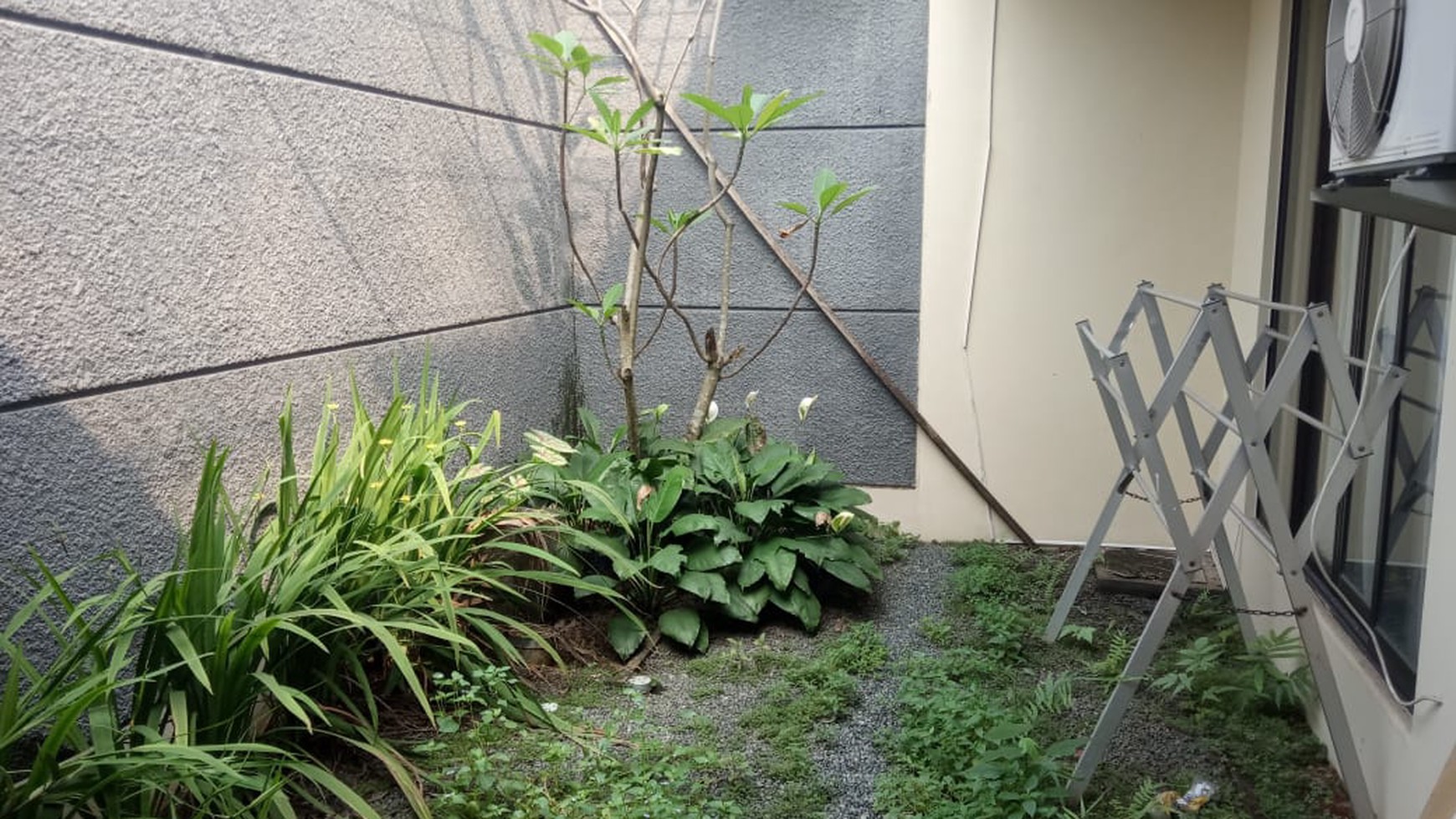 RUMAH FULL FURNISH RAPI SIAP HUNI DI BSD