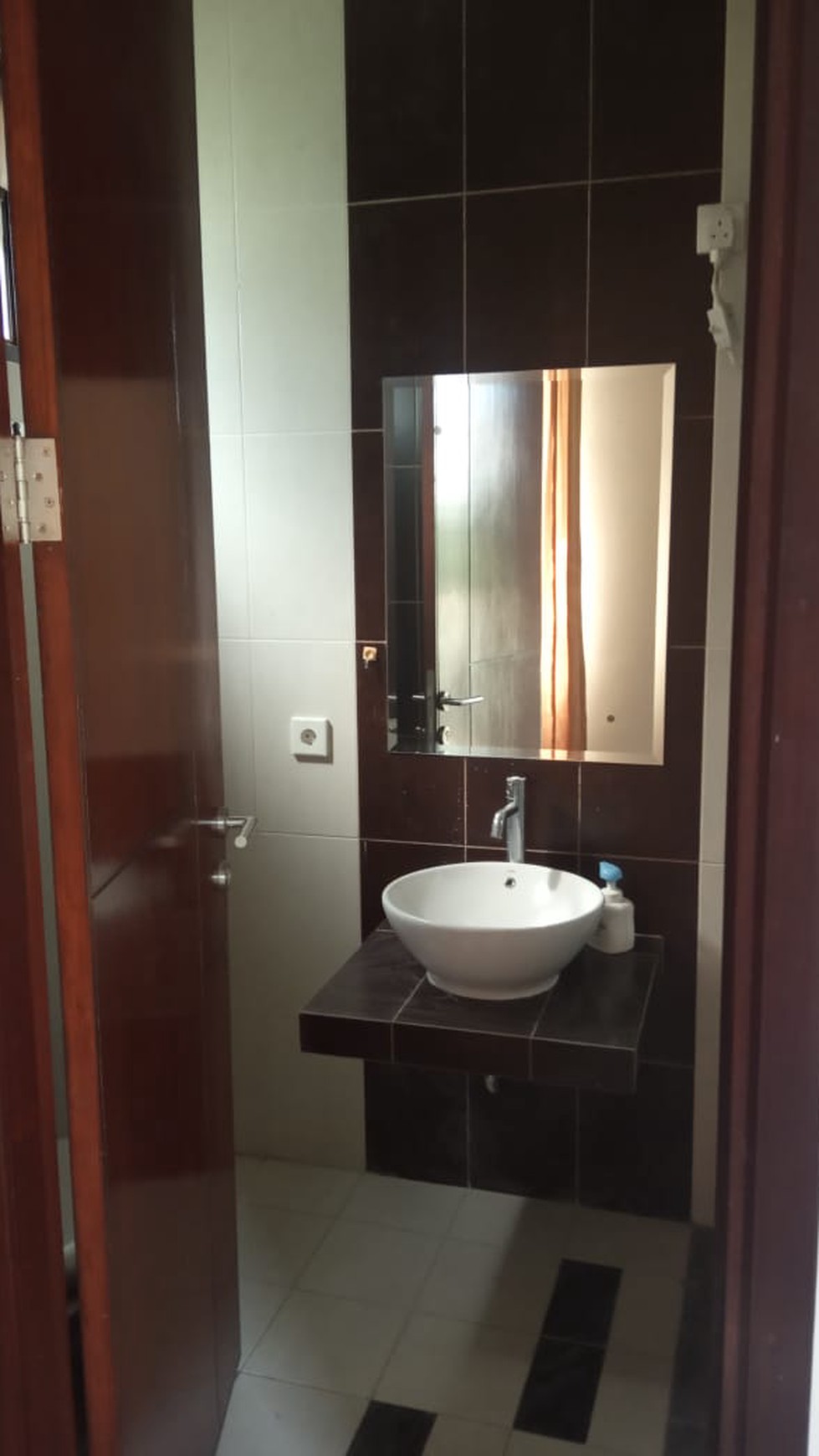 RUMAH FULL FURNISH RAPI SIAP HUNI DI BSD