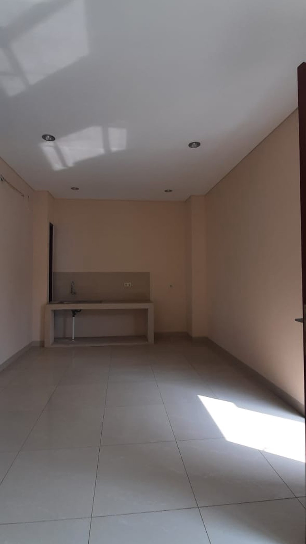 Rumah 3Lantai Diarea Cluster Karang Tengah,Dekat Gatte Toll Lebak Bulus