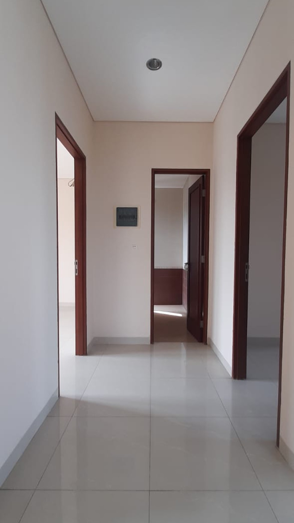 Rumah 3Lantai Diarea Cluster Karang Tengah,Dekat Gatte Toll Lebak Bulus