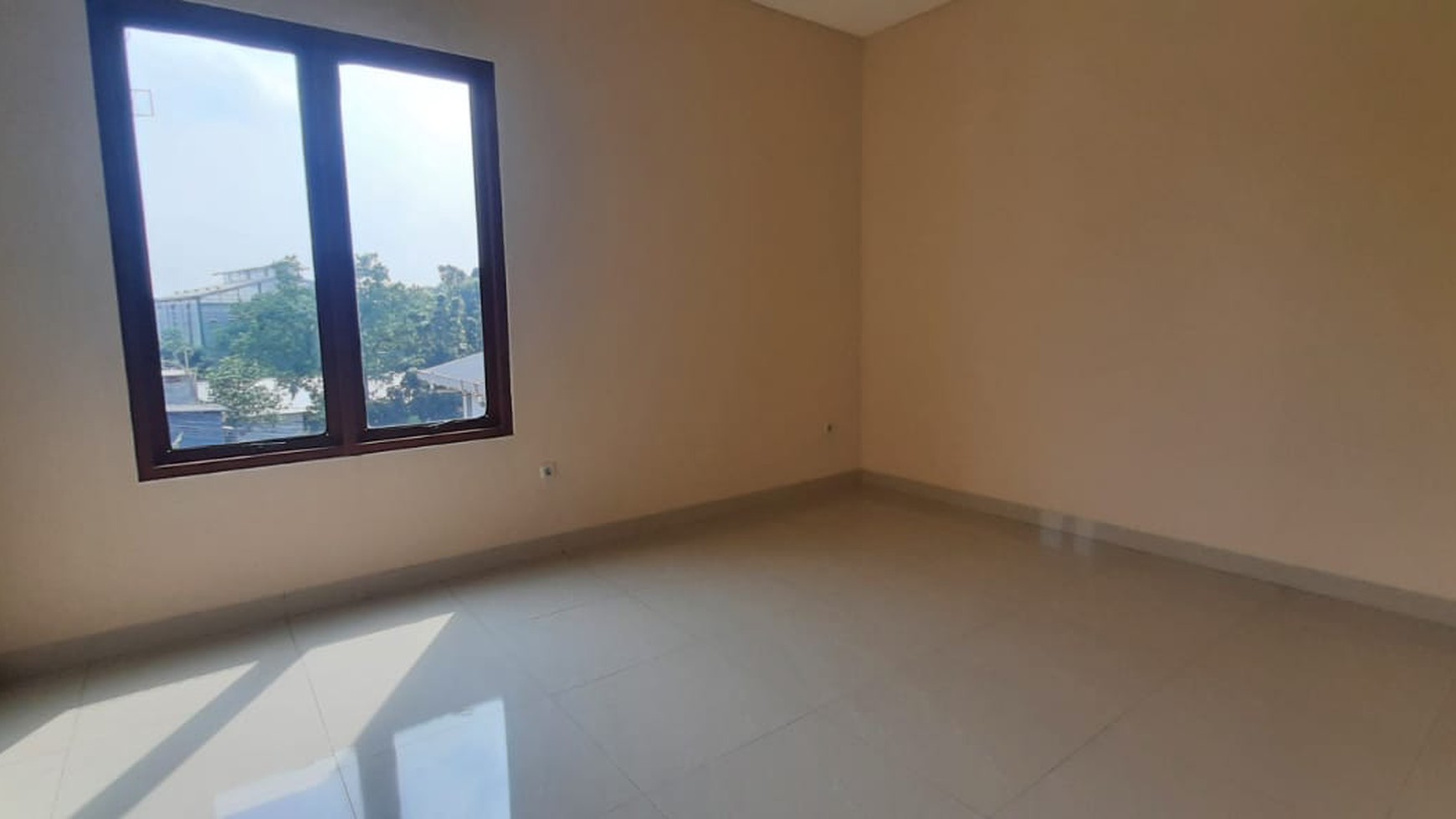 Rumah 3Lantai Diarea Cluster Karang Tengah,Dekat Gatte Toll Lebak Bulus