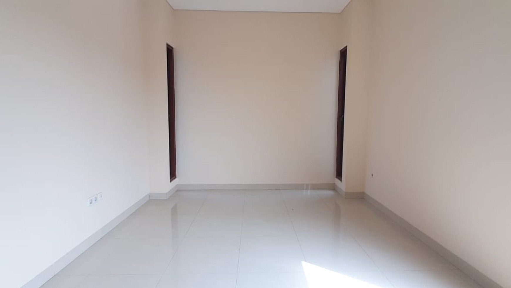 Rumah 3Lantai Diarea Cluster Karang Tengah,Dekat Gatte Toll Lebak Bulus