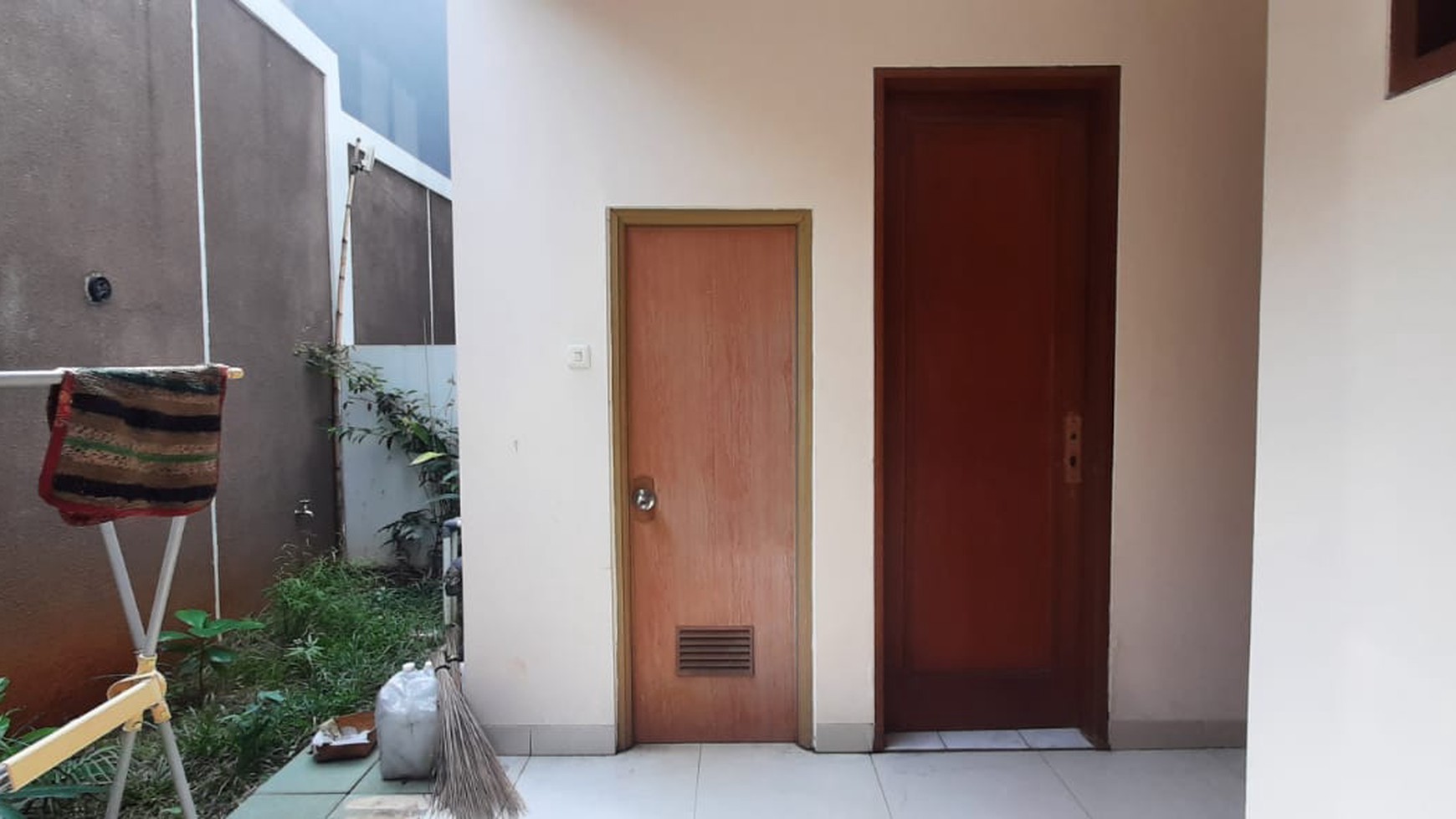 Rumah 3Lantai Diarea Cluster Karang Tengah,Dekat Gatte Toll Lebak Bulus