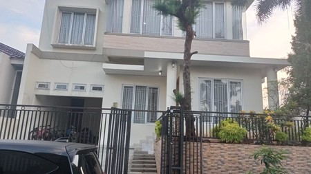 Rumah 2 lantai dalam cluster ,Lokasi Ok dan  Aman di Duren Sawit