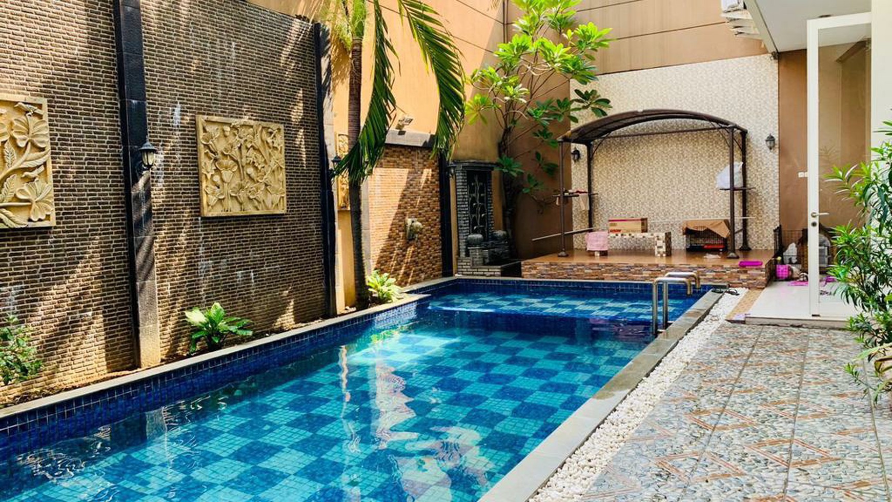 MURAH LUAS Rumah Bukit Golf Citraland plus KOLAM RENANG PRIVATE POOL + Garasi Carport 4 Mobil + PAGAR