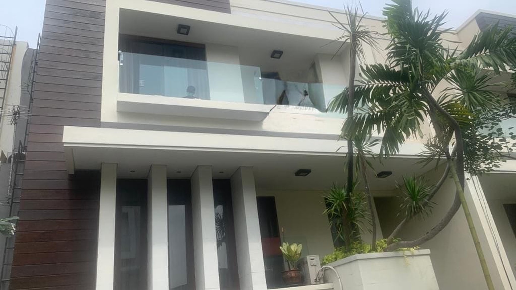 Rumah Lux Diarea Cluster Pejaten Barat 3Lantai, Furnished Ada S.Poll Akses Gatte Toll JORR  
