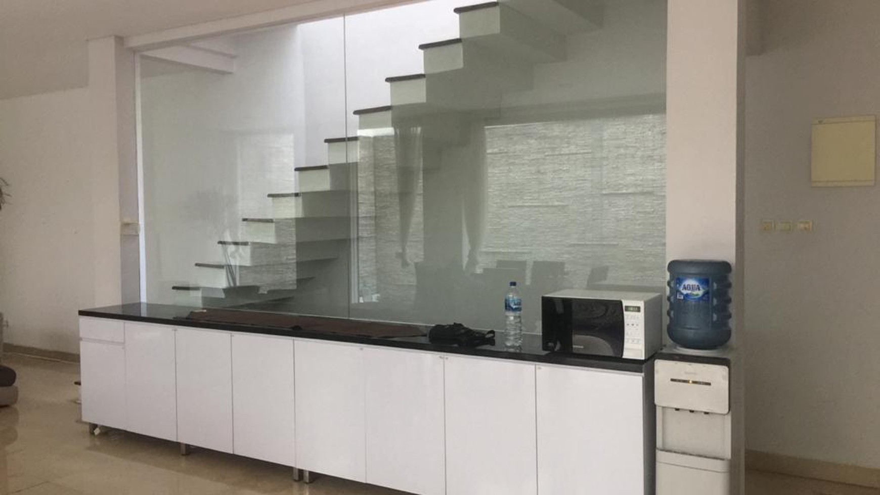 Rumah Lux Diarea Cluster Pejaten Barat 3Lantai, Furnished Ada S.Poll Akses Gatte Toll JORR  