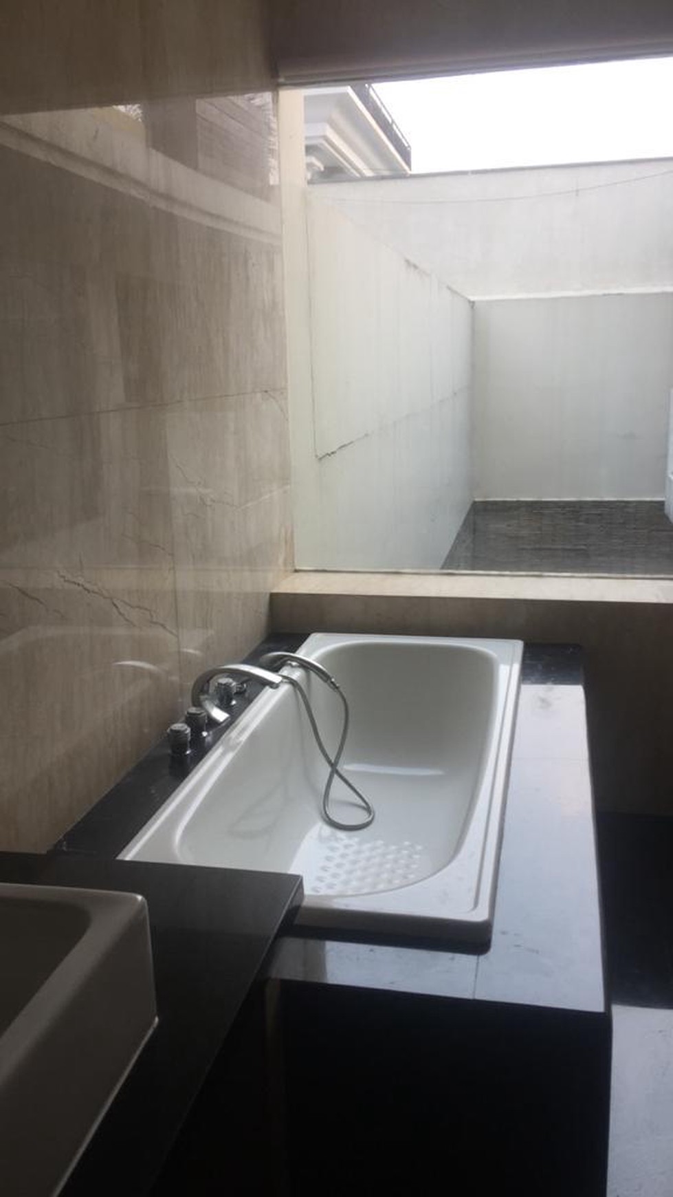 Rumah Lux Diarea Cluster Pejaten Barat 3Lantai, Furnished Ada S.Poll Akses Gatte Toll JORR  