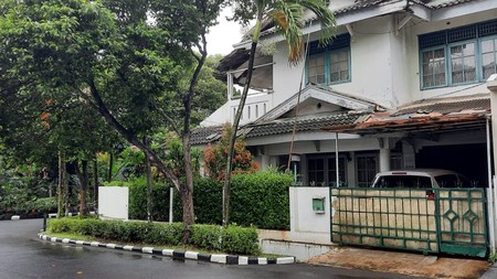 Rumah bagus siap huni di bintaro sektor 9