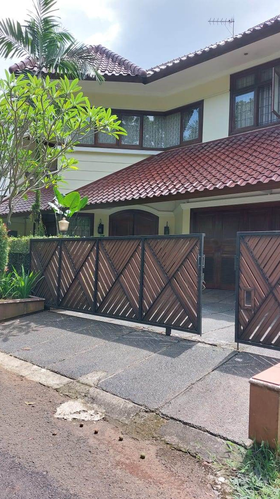 Hunian Keren Diarea Bintaro Jaya Sektor 6, Hanya 5 Menit Dari Gatte Tol